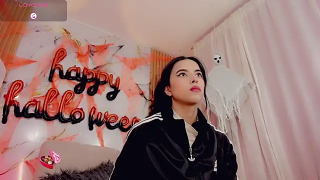 Snapshot of ValeriCardenas chatting on October 24, 1:01 am ValeriCardenas online show from October 24, 1:01 am