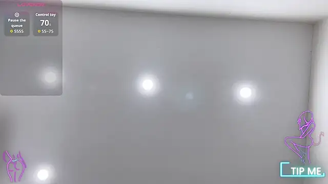 Snapshot of shishi_101 chatting on October 6, 8:42 am shishi 101 online show from October 6, 8:42 am