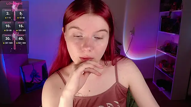 Strawberry juli online show from October 21, 2:15 am