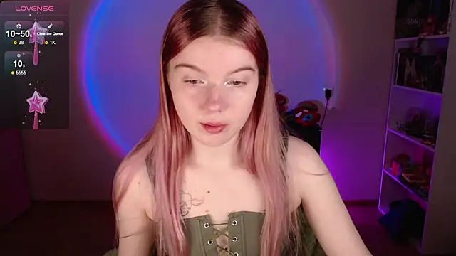 Strawberry juli online show from December 17, 6:50 am