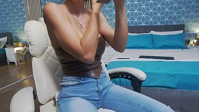 Snapshot of zoeylarkens chatting on September 29, 4:12 pm zoeylarkens online show from September 29, 4:12 pm