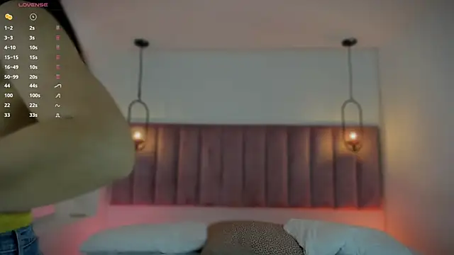 Snapshot of Haily_b chatting on October 20, 8:12 pm Haily b online show from October 20, 8:12 pm