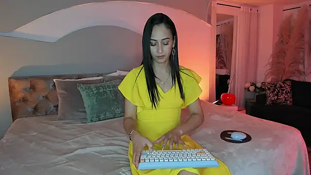 Snapshot of Elizabeth_clark_ chatting on September 19, 8:30 pm Elizabeth clark online show from September 19, 8:30 pm