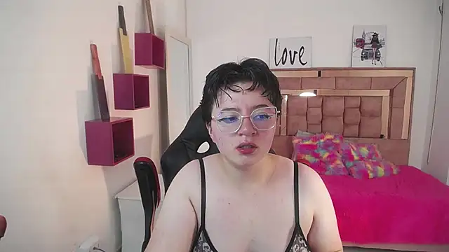 Snapshot of safyka chatting on September 12, 6:15 pm safyka online show from September 12, 6:15 pm