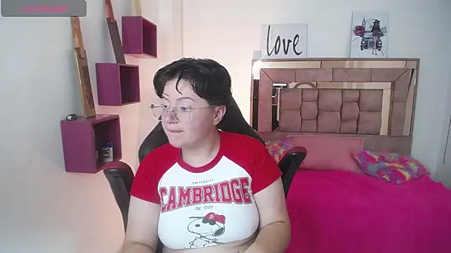 Snapshot of safyka chatting on October 31, 3:41 am safyka online show from October 31, 3:41 am