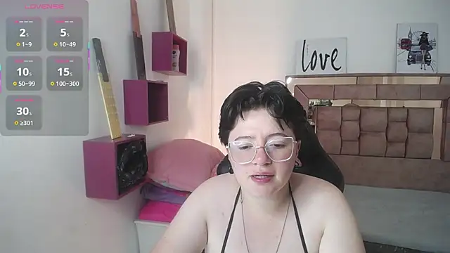 Snapshot of safyka chatting on September 29, 2:38 am safyka online show from September 29, 2:38 am