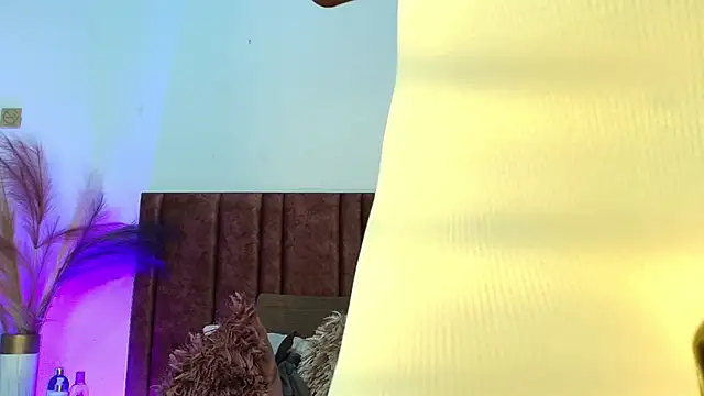 Snapshot of SeleneLujan chatting on September 19, 2:49 pm SeleneLujan online show from September 19, 2:49 pm