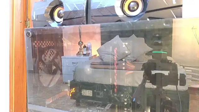 Snapshot of SeleneLujan chatting on October 20, 11:46 am SeleneLujan online show from October 20, 11:46 am