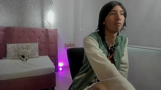 loverisu-coral online show from February 3, 9:29 pm