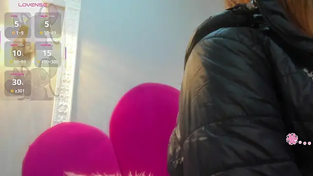 Bonniie 22 online show from December 1, 1:47 pm