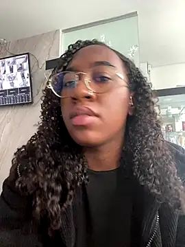 Snapshot of Qeen_blackk chatting on September 16, 9:23 pm Qeen blackk online show from September 16, 9:23 pm