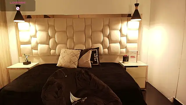 Qeen blackk online show from March 5, 10:05 pm