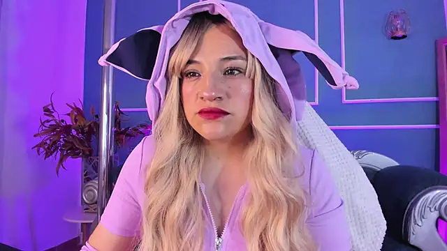 TaraTaylorr online show from October 6, 2:06 am