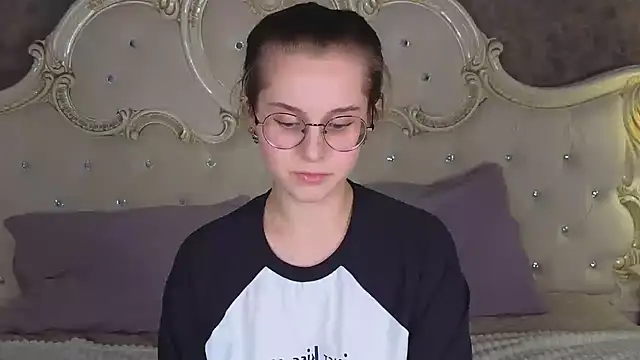 Snapshot of RileyMimicho chatting on October 5, 8:58 pm RileyMimicho online show from October 5, 8:58 pm