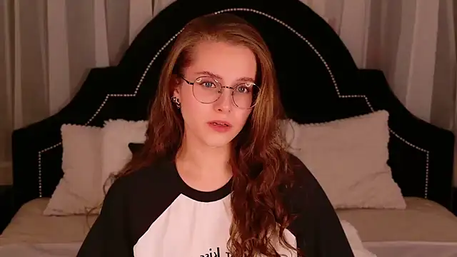 Snapshot of RileyMimicho chatting on September 28, 8:47 pm RileyMimicho online show from September 28, 8:47 pm