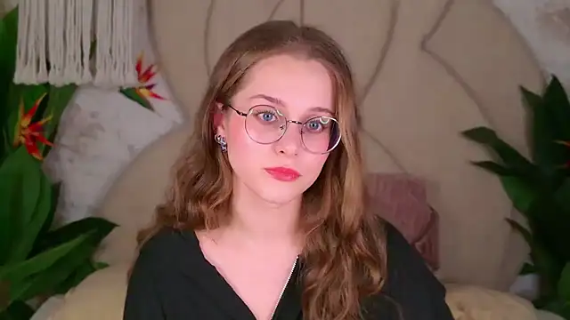 Snapshot of RileyMimicho chatting on October 20, 9:29 pm RileyMimicho online show from October 20, 9:29 pm