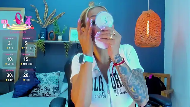 Snapshot of yessila_parker chatting on October 29, 2:38 am yessila parker online show from October 29, 2:38 am