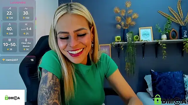 Snapshot of yessila_parker chatting on October 16, 2:47 am yessila parker online show from October 16, 2:47 am