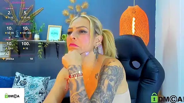 Snapshot of yessila_parker chatting on October 24, 2:40 am yessila parker online show from October 24, 2:40 am