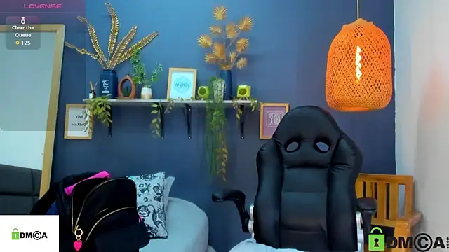 Snapshot of yessila_parker chatting on October 25, 2:41 am yessila parker online show from October 25, 2:41 am