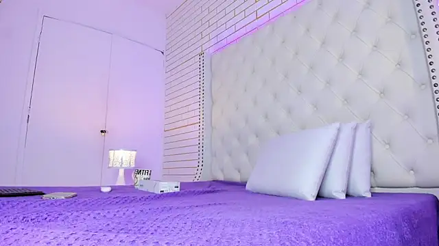 Snapshot of Emilly_wilson_ chatting on October 23, 1:39 pm Emilly wilson online show from October 23, 1:39 pm