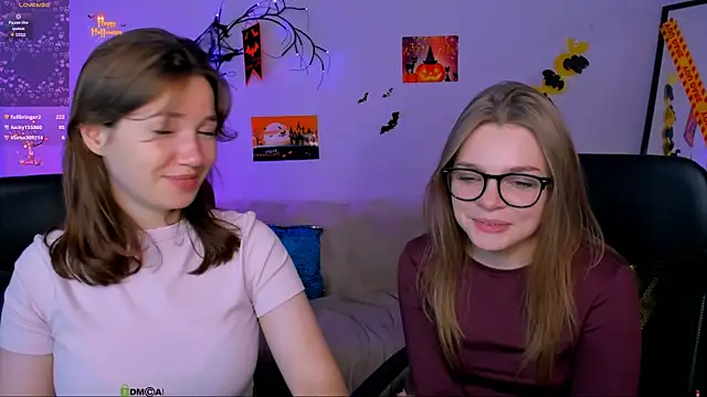 Snapshot of helli_belli chatting on October 28, 10:25 pm helli belli online show from October 28, 10:25 pm