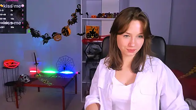 Snapshot of helli_belli chatting on October 26, 2:07 am helli belli online show from October 26, 2:07 am