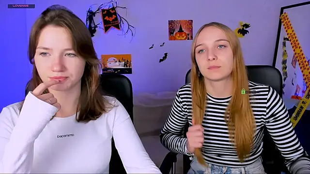 Snapshot of helli_belli chatting on October 24, 7:10 pm helli belli online show from October 24, 7:10 pm