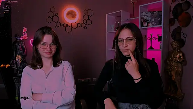 Snapshot of helli_belli chatting on September 28, 8:25 pm helli belli online show from September 28, 8:25 pm