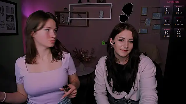 Snapshot of helli_belli chatting on October 21, 8:13 pm helli belli online show from October 21, 8:13 pm