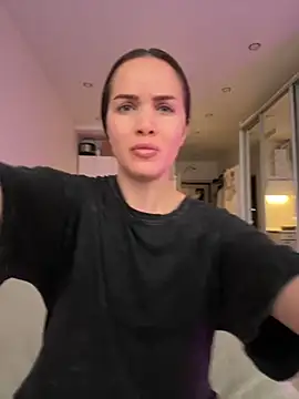 Beverly Hilll online show from November 24, 1:02 pm