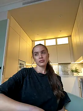 Beverly Hilll online show from October 28, 1:39 pm