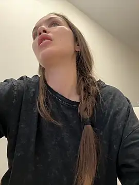 Beverly Hilll online show from November 22, 12:30 pm