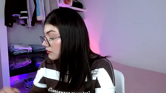  Camilaaa  online show from November 3, 1:31 am