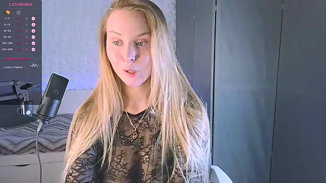 Snapshot of Beatrice_7 chatting on October 12, 9:39 pm Beatrice 7 online show from October 12, 9:39 pm