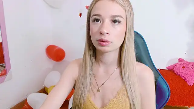 Snapshot of hannah_026 chatting on September 14, 12:36 pm hannah 026 online show from September 14, 12:36 pm