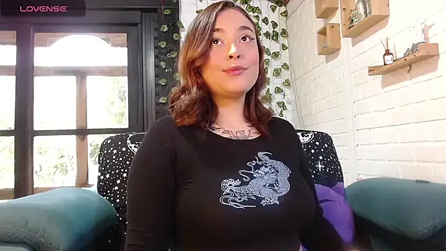 Snapshot of LiraSonnett chatting on October 22, 9:09 pm LiraSonnett online show from October 22, 9:09 pm