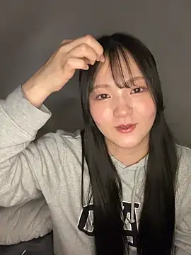 MinaKubo online show from April 6, 1:23 pm