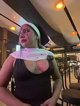 Snapshot of lunaxxx_IAN11 chatting on November 1, 2:16 am lunaxxx IAN11 online show from November 1, 2:16 am