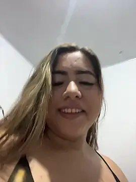 lunaxxx IAN11 online show from November 3, 11:20 pm