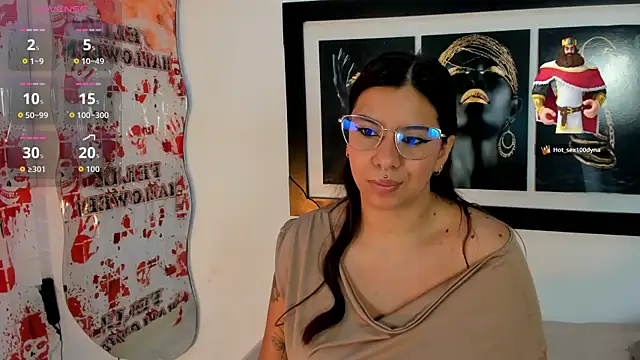 Snapshot of emilyy_cooperr chatting on October 28, 12:11 pm emilyy cooperr online show from October 28, 12:11 pm