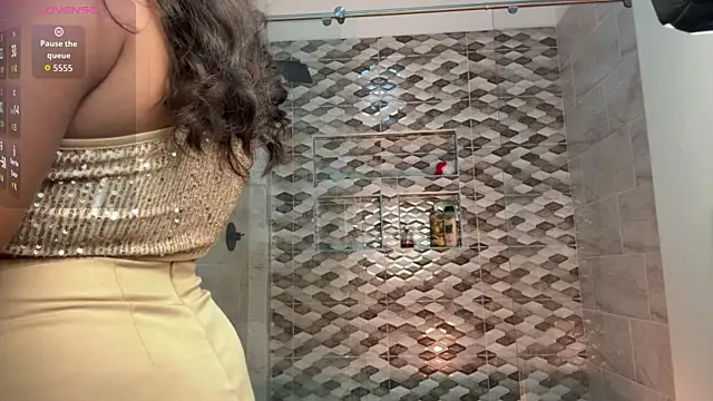 Snapshot of emilyy_cooperr chatting on November 1, 12:20 pm emilyy cooperr online show from November 1, 12:20 pm