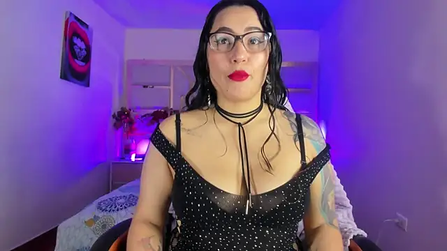 Snapshot of tamara_rouse1 chatting on October 14, 4:37 am tamara rouse1 online show from October 14, 4:37 am