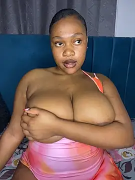 Snapshot of CuteSexyBoobz chatting on September 19, 7:02 pm CuteSexyBoobz online show from September 19, 7:02 pm