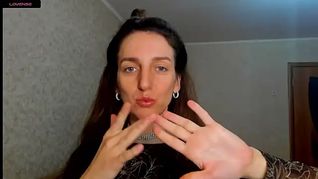 desired zzoya online show from April 4, 1:54 pm