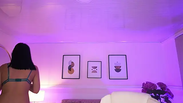 Snapshot of JulesBenett chatting on October 10, 11:37 am JulesBenett online show from October 10, 11:37 am