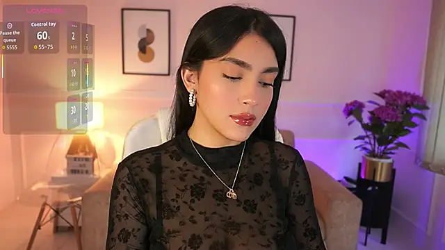 Snapshot of JulesBenett chatting on October 22, 11:37 am JulesBenett online show from October 22, 11:37 am