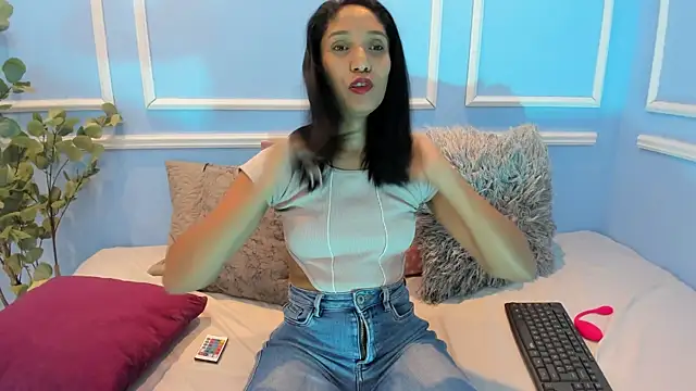 Snapshot of Lucy_Canel chatting on October 4, 7:07 pm Lucy Canel online show from October 4, 7:07 pm