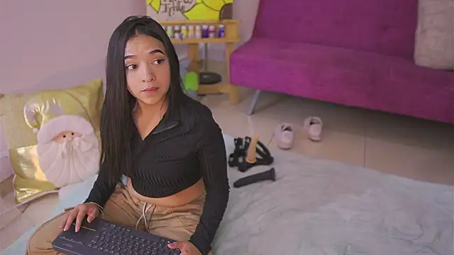 tommy blue online show from December 5, 7:15 pm