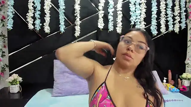 Snapshot of _Violeta_18 chatting on October 2, 3:22 am Violeta 18 online show from October 2, 3:22 am